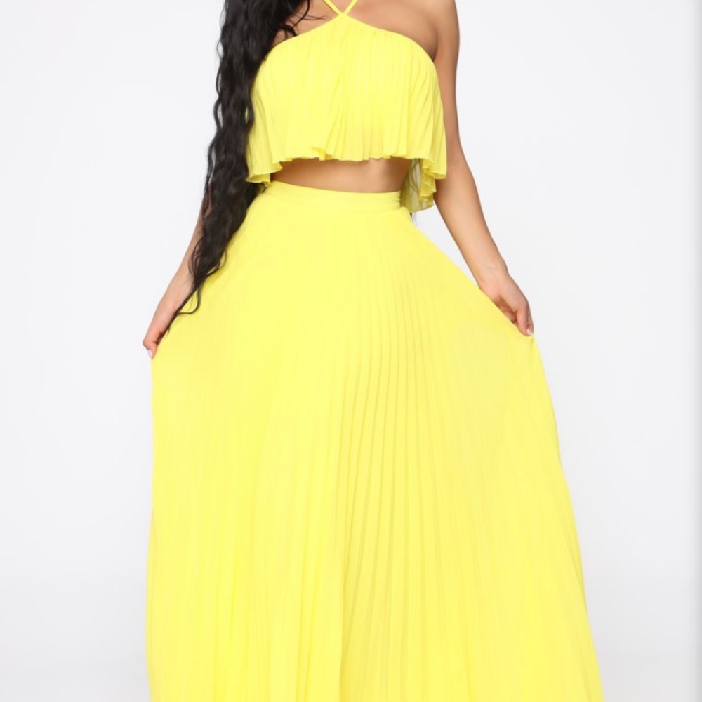 New Yellow Pleated Two Piece Maxi Dress